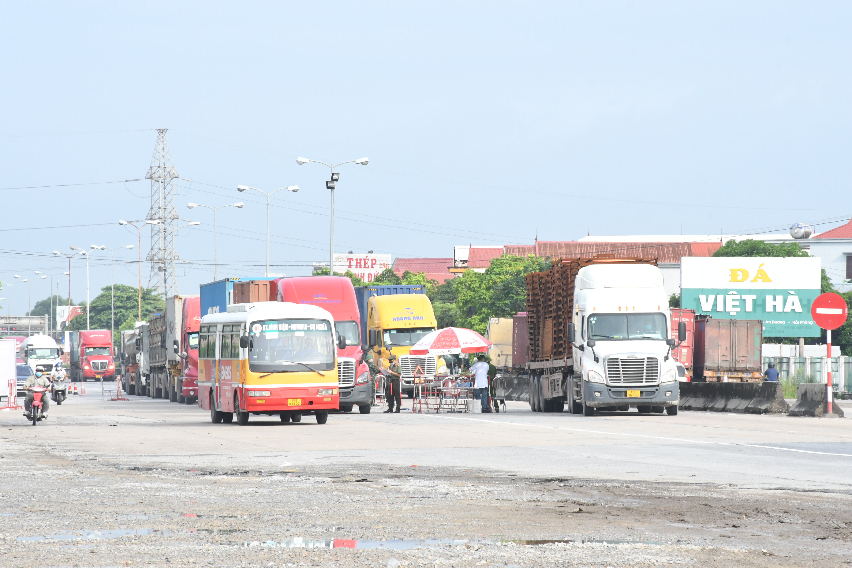 Thông báo phân luồng cho các loại xe tải lưu thông vào đường ô tô cao tốc Hà Nội – Hải Phòng ngày 12/8/2021